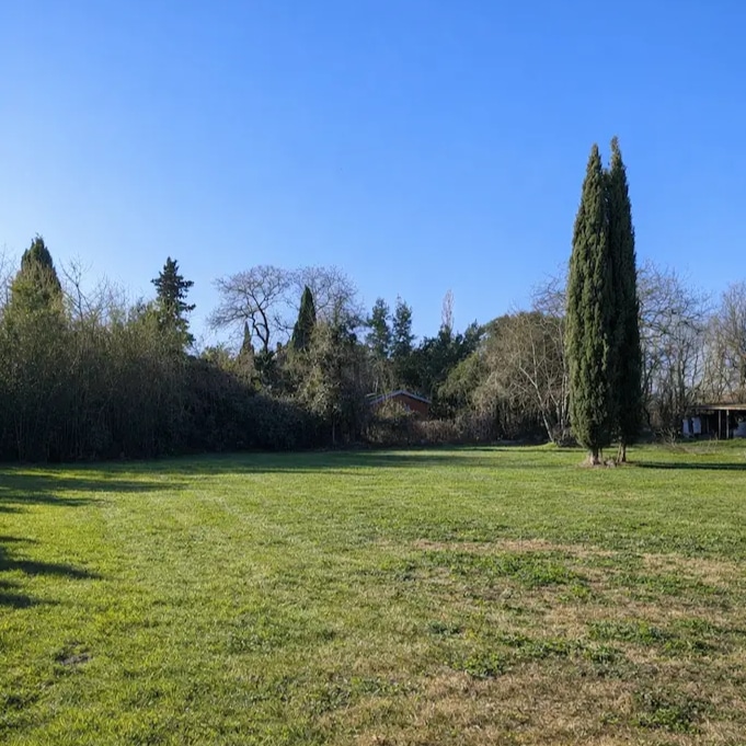 Terrain plat de 600 m² viabilisé à Cugnaux pour projet de maison sur mesure